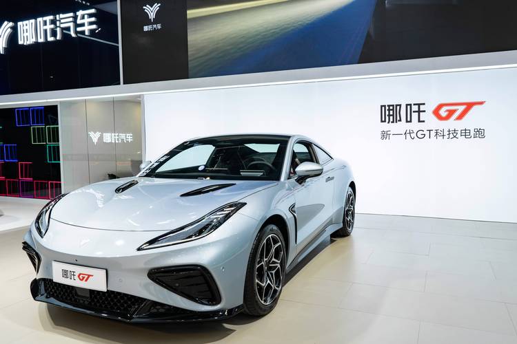 惠州博罗县银建兴企业管理咨询哪吒汽车在智能汽车领域的表现，领途汽车在新能源汽车市场中的影响力